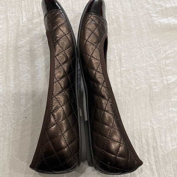 Vaneli Bronze Quilted with Black Patent Ballet Flats Size 9 W - Picture 8 of 9